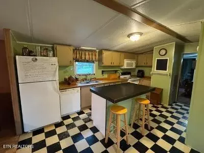 Kitchen - 2320 Tennessee 92, Rutledge, TN 37861 photo 1 of 1