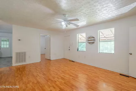 Living - 106 Guy Hamby Rd, Lancing, TN 37770 photo 3 of 4
