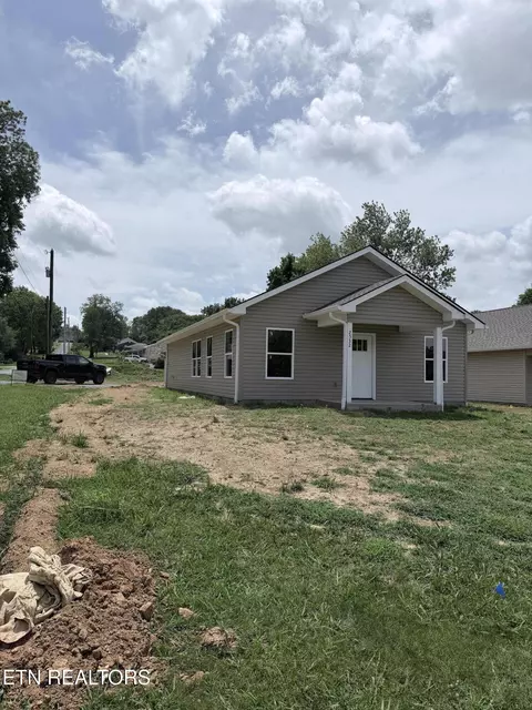2532 E Clark Ave, Maryville, TN 37804