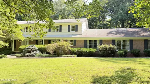 1307 Snowdon Dr, Knoxville, TN 37912