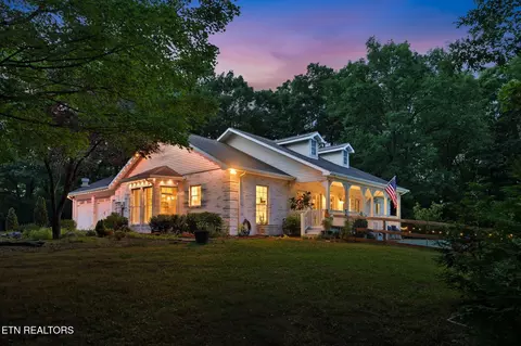 664 Armstrong Dr, Dandridge, TN 37725