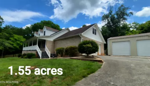 570 Oakwood Estates Dr, Lenoir City, TN 37772