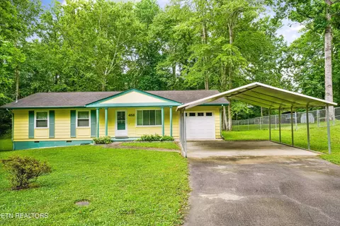 453 Oliver Dr, Oliver Springs, TN 37840