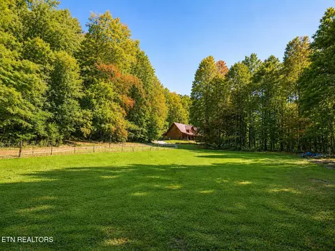 1151 Chestnut Valley Rd, Vonore, TN 37885
