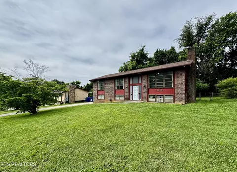 7512 S Whispering Oak Cir, Powell, TN 37849