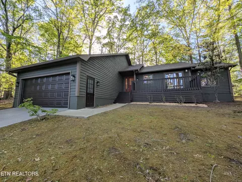 265 Lakewood Dr, Crossville, TN 38558