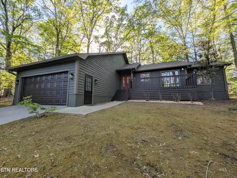 265 Lakewood Dr, Crossville, TN 38558
