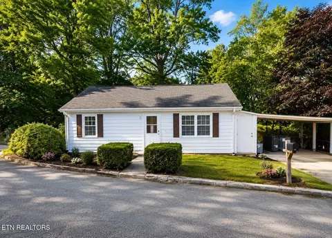108 Ridgewood Rd, Harriman, TN 37748