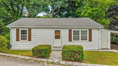 108 Ridgewood Rd, Harriman, TN 37748