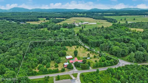 64 Coppett Rd, Crossville, TN 38572