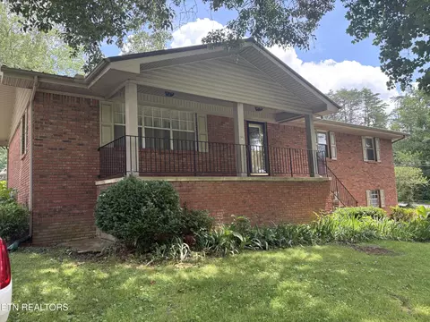 2710 NW Vista Dr, Cleveland, TN 37312
