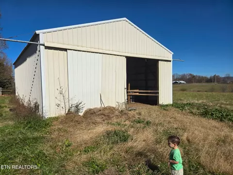 Dogwalk Rd, Alpine, TN 38543