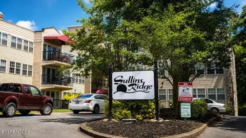 2749 Sullins St #B209, Knoxville, TN 37919