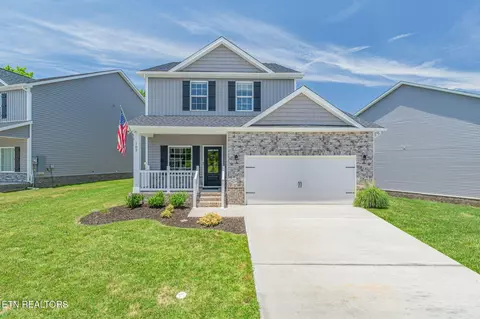 102 E Fortenberry St, Oak Ridge, TN 37830