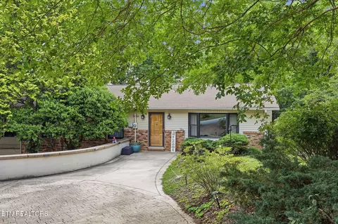 126 Westwood Dr, Clinton, TN 37716