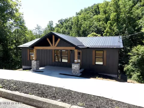 2138 Bluff Ridge Rd, Sevierville, TN 37876