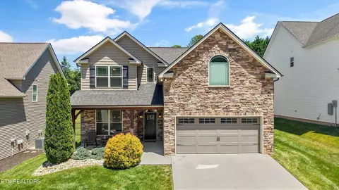 1218 Peake Ln, Knoxville, TN 37922