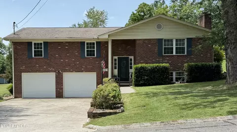 223 Candora Rd, Maryville, TN 37804