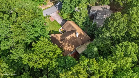104 Flossmoor Cir, Crossville, TN 38558