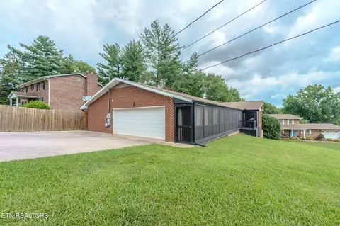 1414 Rosalyn Dr, Knoxville, TN 37914