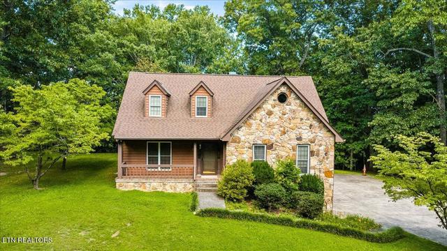400 Imperial Heights Dr, La Follette, TN 37766