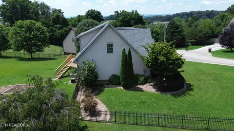 Exterior - 7555 Stonehenge Dr, Talbott, TN 37877 photo 4 of 5