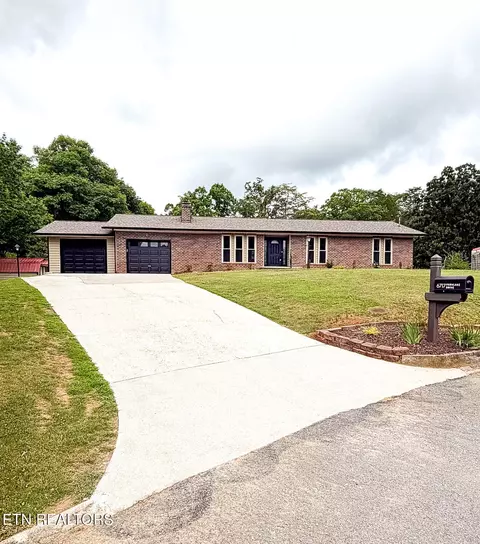 6717 Parklake Dr, Knoxville, TN 37920