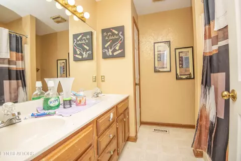 512 Windgate Ct, Powell, TN 37849 photo 20