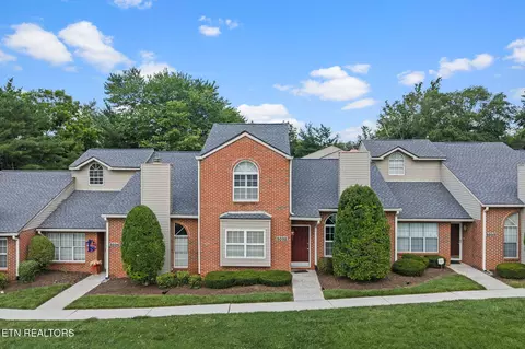 5032 Griffins Gate Ln, Knoxville, TN 37912