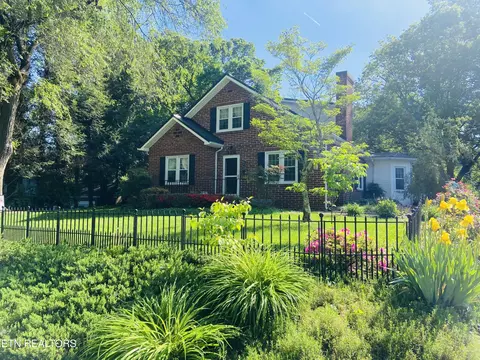 119 Circle Dr, Rogersville, TN 37857