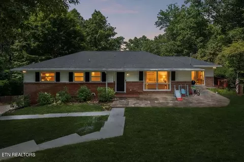 103 Morgan Rd, Oak Ridge, TN 37830