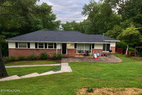 103 Morgan Rd, Oak Ridge, TN 37830