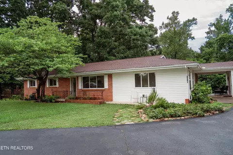 2201 Sentell Cir, Maryville, TN 37803