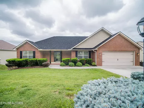 8113 Cambridge Gables Ln, Knoxville, TN 37938