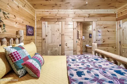 Bedroom - 2339 Bogle Spring Loop, Sevierville, TN 37862 photo 10 of 11