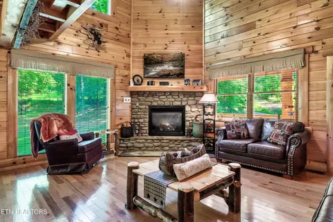 Living - 2339 Bogle Spring Loop, Sevierville, TN 37862 photo 1 of 3