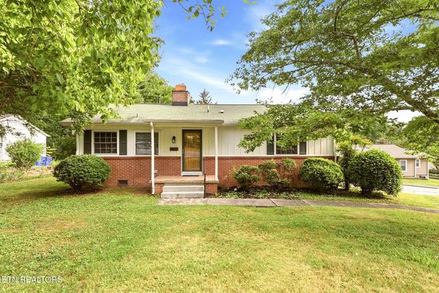 50 Outer Dr, Oak Ridge, TN 37830