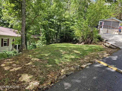 417 Mountain Thrush Dr, Townsend, TN 37882 photo 1
