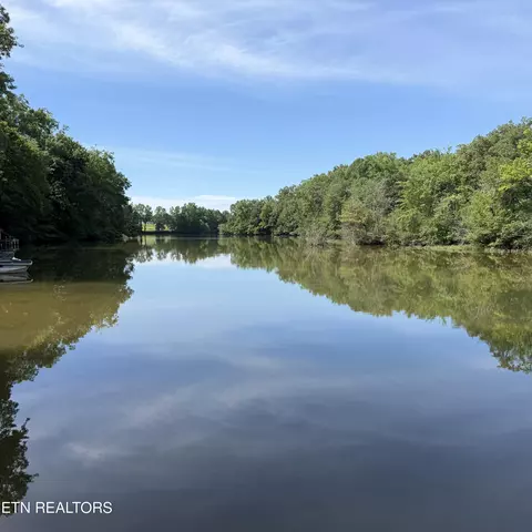 104 Azalea Cir, Harriman, TN 37748