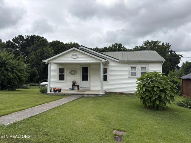 204 Blair Ave, Sweetwater, TN 37874
