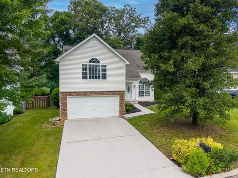 929 Station View Rd, Knoxville, TN 37919