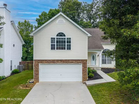 929 Station View Rd, Knoxville, TN 37919