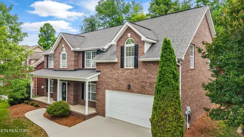 8407 Harbor Cove Dr, Knoxville, TN 37938
