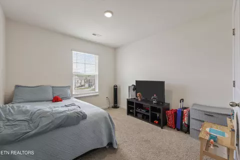 Bedroom - 6892 Squirrel Run Ln, Corryton, TN 37721 photo 3 of 3