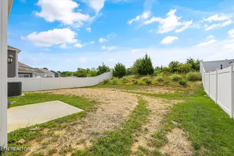 Exterior - 6892 Squirrel Run Ln, Corryton, TN 37721 photo 5 of 7