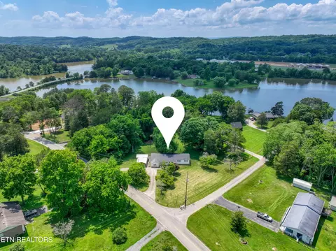 307 Anglers Cove Rd, Kingston, TN 37763
