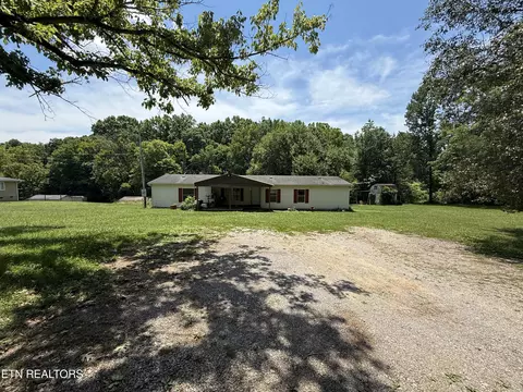 8302 Chauvin Ln, Corryton, TN 37721