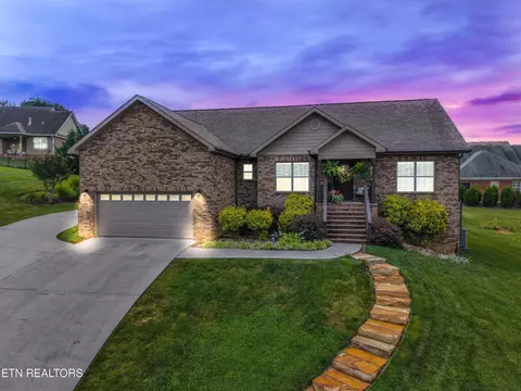 645 Berrywood Dr, Maryville, TN 37801