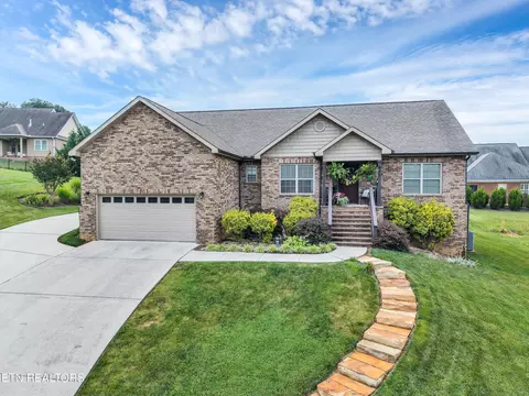 645 Berrywood Dr, Maryville, TN 37801