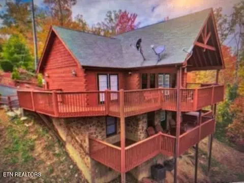 1455 Mountain Dreams Way, Sevierville, TN 37862